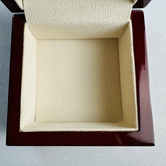 Vintage Jewelry Box High Gloss Lacquer Finish Presentation Gift Box Beige Suede - Picture 3 of 13
